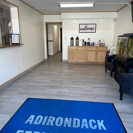 Adirondack Efficiencies Hotell Watertown Exteriör bild